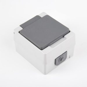 پريز ارتدار بارانی برکه